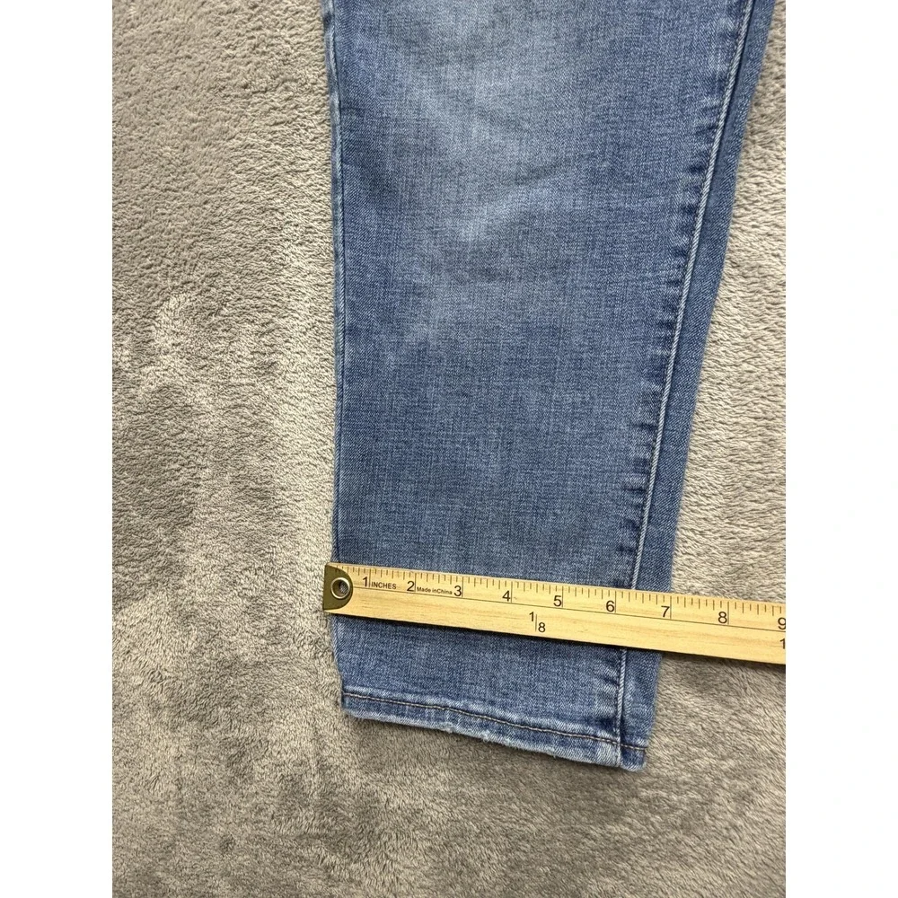 Levi's 311 Jeans‎ Womens Measured 35x23 Light Wash Shaping Skinny Capri